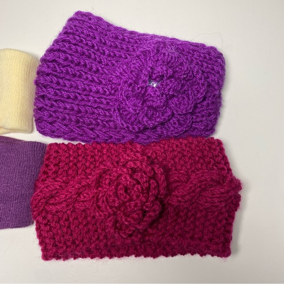 Women’s knitted flower design headbands - Picture 3 of 6